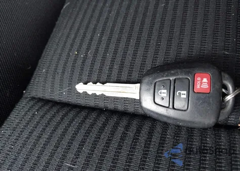 2018 Toyota Rav4 Le z USA, uszkodzony, nr VIN 2T3BFREV9JW790847